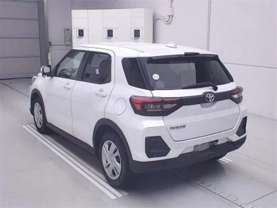 Toyota RAIZE  с аукциона в Японии