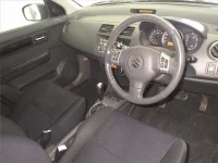 Suzuki SWIFT лот № 70281 оценка ***  с аукциона в Японии 2