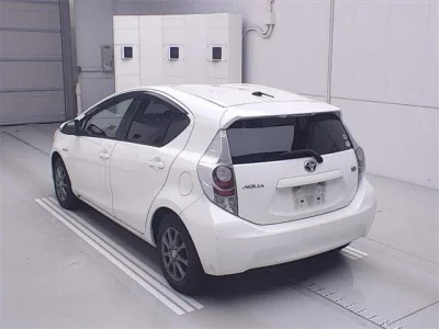 Toyota AQUA  с аукциона в Японии