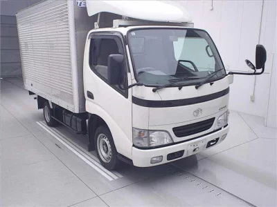 Toyota DYNA  с аукциона в Японии