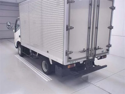 Toyota DYNA  с аукциона в Японии