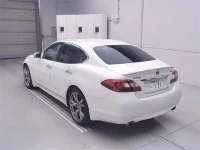 Nissan FUGA лот № 70298 оценка 4  с аукциона в Японии 1