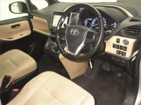 Toyota NOAH лот № 30110 оценка R  с аукциона в Японии 2