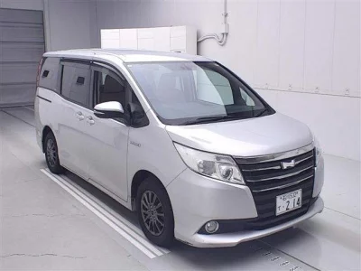 Toyota NOAH  с аукциона в Японии