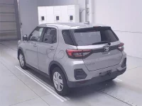 Toyota RAIZE лот № 20073 оценка 4  с аукциона в Японии 1