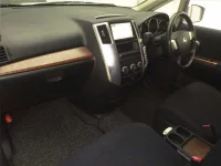 Nissan PRESAGE лот № 70352 оценка 3.5  с аукциона в Японии 2