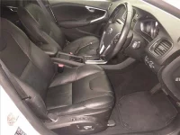 Volvo V40 лот № 70372 оценка 3.5  с аукциона в Японии 4