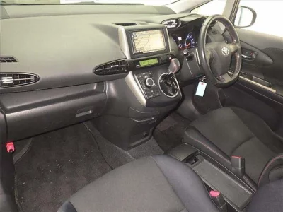 Toyota WISH  с аукциона в Японии