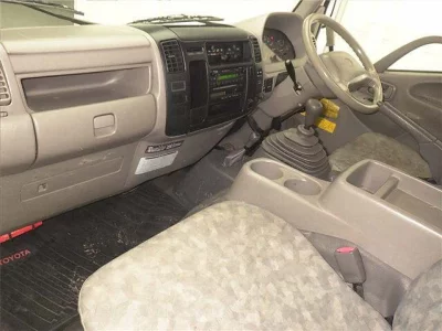 Toyota DYNA  с аукциона в Японии