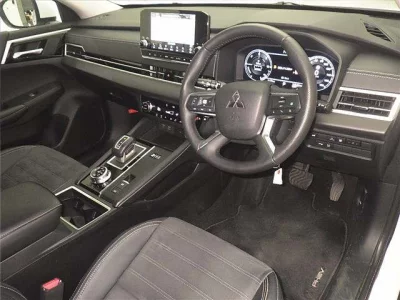 Mitsubishi OUTLANDER PHEV