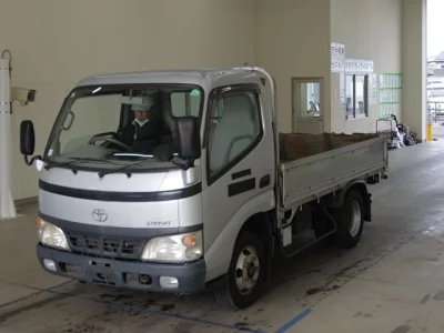 Toyota DYNA  с аукциона в Японии