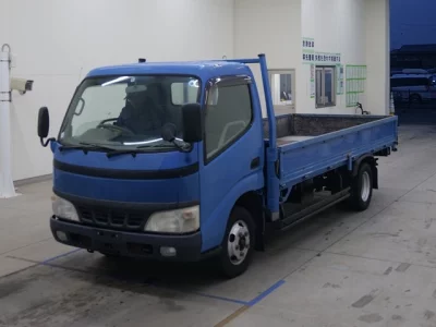 Toyota DYNA  с аукциона в Японии