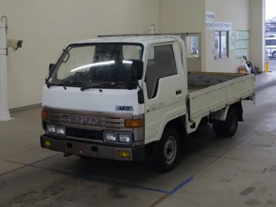 Toyota DYNA  с аукциона в Японии