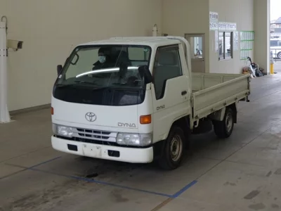Toyota DYNA  с аукциона в Японии