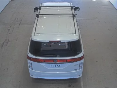 Nissan ELGRAND  с аукциона в Японии
