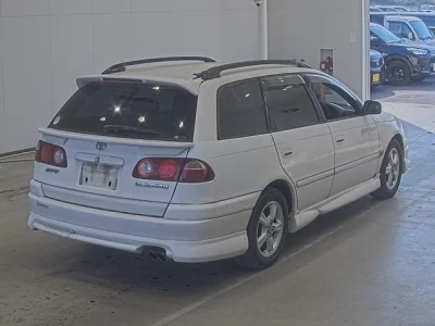 Toyota CALDINA  с аукциона в Японии