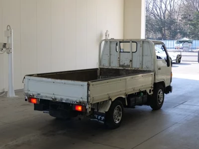 Toyota DYNA  с аукциона в Японии