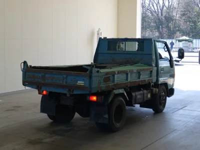 Toyota DYNA  с аукциона в Японии