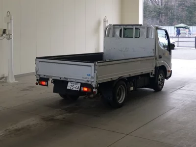 Toyota DYNA  с аукциона в Японии