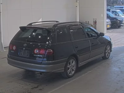 Toyota CALDINA  с аукциона в Японии