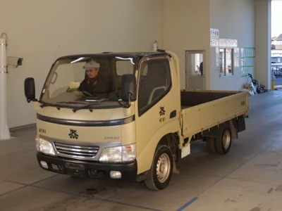 Toyota DYNA  с аукциона в Японии