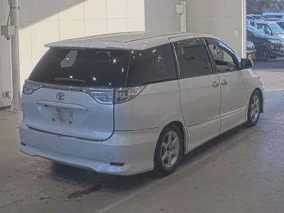 Toyota ESTIMA  с аукциона в Японии