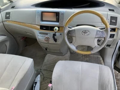Toyota ESTIMA  с аукциона в Японии