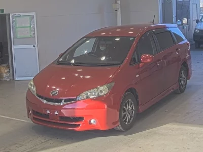 Toyota WISH  с аукциона в Японии