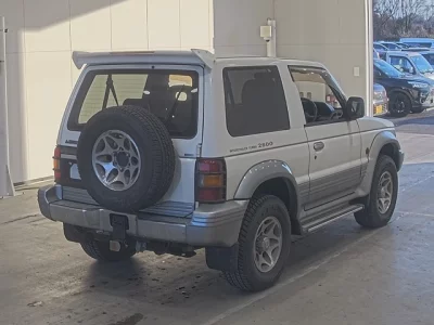 Mitsubishi PAJERO