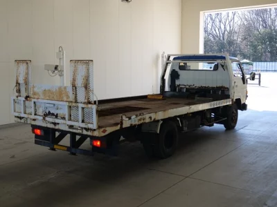 Toyota DYNA  с аукциона в Японии