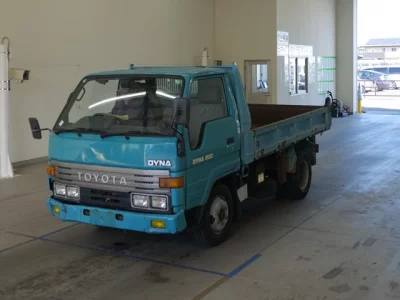 Toyota DYNA  с аукциона в Японии