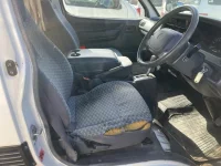 Toyota HIACE VAN лот № 20389 оценка 3.5  с аукциона в Японии 7
