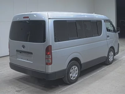Toyota HIACE  с аукциона в Японии
