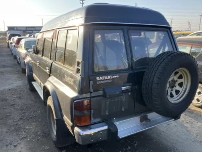 Nissan SAFARI