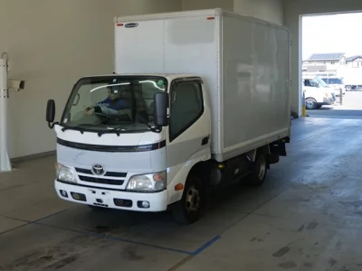 Toyota DYNA  с аукциона в Японии
