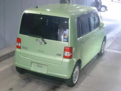 Toyota PIXIS SPACE  с аукциона в Японии