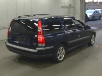 Volvo V70 лот № 7 оценка 4  с аукциона в Японии 1