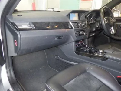 Mercedes-Benz E CLASS WAGON