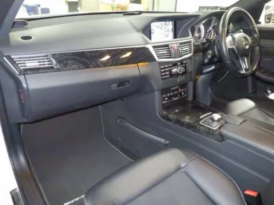 Mercedes-Benz E CLASS WAGON