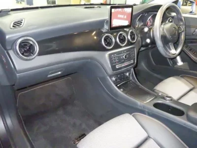 Mercedes-Benz CLA CLASS