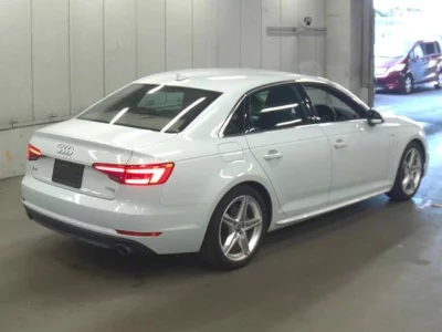 Audi A4  с аукциона в Японии