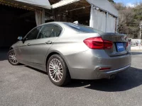 BMW 3-Series лот № 33514 оценка R  с аукциона в Японии 1