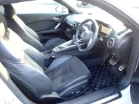 Audi TT лот № 33506 оценка 4  с аукциона в Японии 2