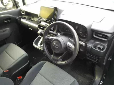 Toyota SIENTA  с аукциона в Японии