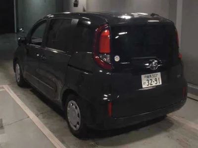 Toyota SIENTA  с аукциона в Японии