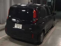 Toyota SIENTA лот № 8114 оценка 3.5  с аукциона в Японии 4