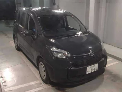 Toyota SIENTA  с аукциона в Японии