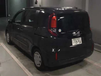 Toyota SIENTA  с аукциона в Японии
