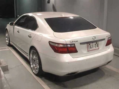 Lexus LS