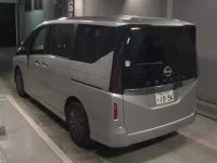 Nissan SERENA лот № 8142 оценка 4  с аукциона в Японии 1